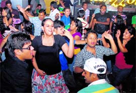 city joints rock as youngsters celebrate Friendship Day
