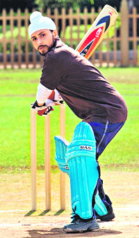 Rani Mukerjee wielded the bat in Dil Bole Hadippa!
