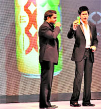 Energy Drinks Pvt Ltd announced the launch of 'Minus' - the first-of-its kind energy drink that combines fat burning capabilities with a burst of energy. Bollywood icon Shahrukh Khan unveiled 'Minus' along with Sachiin Joshi, vice-chairman, JMJ Group.