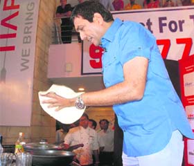 WHAT’S COOKING: Sanjeev Kapoor in action