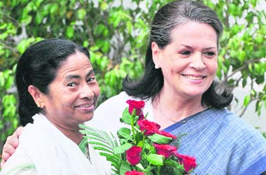 Trinamool supremo Mamata Banerjee called on Congress president Sonia Gandhi in New Delhi on Monday and invited her for the swearing-in ceremony