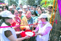 Governor Urmila Singh inaugurates the Red Cross Mela-2011 in Shimla on Saturday