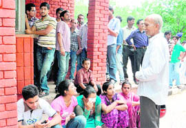 The shortage of college prospectuses, which continued on the fourth day of the sale, left hundreds of students and parents hassled at five government colleges in Chandigarh