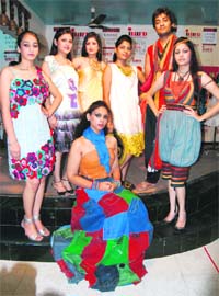 Designer beginning: Young student designers of INIFD showcase their collection