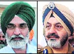 Punjab CEO told to submit report on police chief PS Gill (R) and keep close tabs on DS Guru