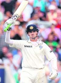 Despite Rahul Dravids valiant ton, India were all out for 300 in first innings during the fourth Test against England