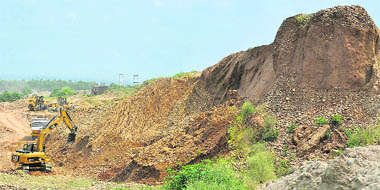 Illegal mining goes on unabated in Nurpur Bedi area of Punjab