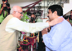 L K Advani meets Nitin Gadkari at the latters residence in Nagpur on Wednesday. 