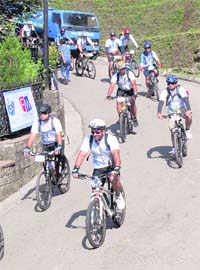 ON RUGGED TERRAIN: Cyclists during the Hercules MTB-2011 mountain biking rally which was flagged off from Shimla on Saturday