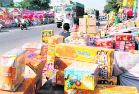 Illegal cracker stalls have come up along the Mohali-Kurali road in violation of safety guidelines
