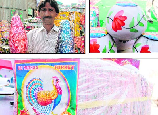 Shopkeepers sell firecrackers without details of their chemical compositions in Ludhiana