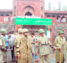 Policemen outside Delhis Jama Masjid soon after the blast in 2010. 