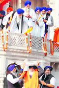 Panth Rattan Fakhr-e-Qaum title being bestowed upon Punjab CM Parkash S Badal in Amritsar.
