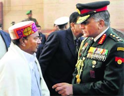 Chief of Army Staff Gen VK Singh with Defence Minister AK Antony