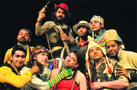 Cast of the play Romeo, Juliet and Seven Clowns