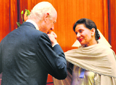Italian Deputy Foreign Minister Staffan De Mistura with MoS for External Affairs Preneet Kaur in New Delhi on Wednesday.