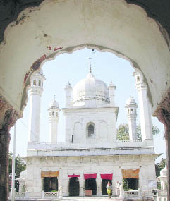 Preparations are in full swing for Jhanda Mela at Guru Ram Rai Darbar in Dehradun.