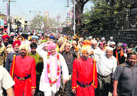 Mahant Devender Dass leads ‘Nagar Parikarma’ on the concluding day of Jhanda Mela in Dehradun on Wednesday.