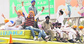 Supporters of Balwant Singh Rajoana protest against the High Court’s decision to grant death sentence to him in Ludhiana.