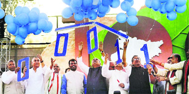 Bihar CM Nitish Kumar releases balloons during a Bihar Diwas function in Patna on Thursday.