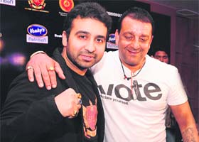 IN SYNC: (L-R) Raj Kundra and Sanjay Dutt Photo: Parvesh Chauhan