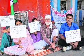 Vinod Sawhney on a fast-unto- death in Jammu. Sawhney turned down the lucrative offer