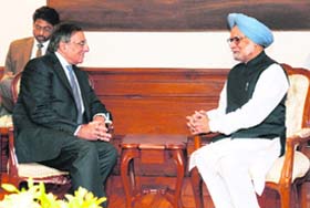 US Secretary of Defence Leon Panetta (L) with Prime Minister Manmohan Singh in New Delhi