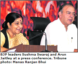 BJP leaders Sushma Swaraj and Arun Jaitley at a press conference.