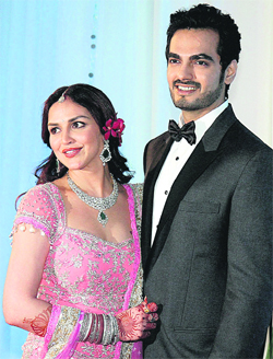 Esha Deol with husband Bharat Takhtani at their wedding reception