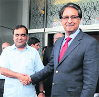YK Singh, Joint Secretary (Pakistan), welcomes Pakistan Foreign Secretary Jalil Abbas Jilani in New Delhi on Tuesday. 