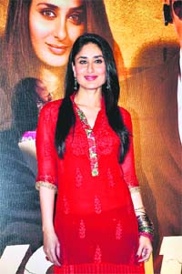 Item war: Kareena Kapoor
