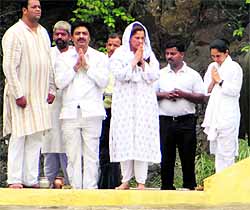 Estranged wife of Rajesh Khanna Dimple Kapadia and daugher Rinki Khanna at Rishikesh on Wednesday