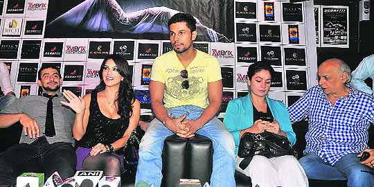 Arunoday Singh, Sunny Leone, Randeep Hooda, Pooja Bhatt & Mahesh Bhatt