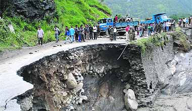 Flash floods damaged several stretches on the Manali-Leh highway.