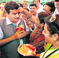 BJP chief Nitin Gadkari is welcomed at the party's National Executive meeting at Surajkund