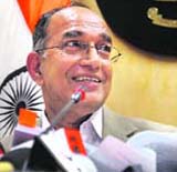 Chief Election Commissioner VS Sampath at a press conference in New Delhi. 