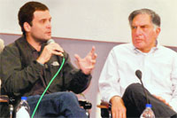 Rahul Gandhi and Ratan Tata interact with students at Kashmir University in Srinagar. Photo: Yawar Kabli 