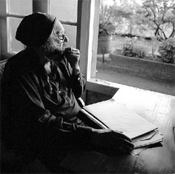 Khushwant Singh observes nature and often writes about it Photo courtesy: Khushwant Singh: In the Name of the Father. Roli Books