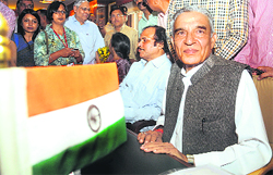 Pawan Bansal taking charge at Rail Bhavan.