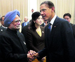 PM Manmohan Singh and US President Barack Obama at the East Asia Summit in Phnom Penh.