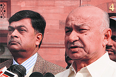 Union Home Minister Sushil Kumar Shinde addresses mediapersons in New Delhi on Wednesday.