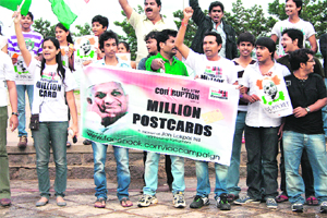 Youth in Hyderabad pledge support to activist Anna Hazare's anti-corruption movement. Photo: Shutterstock