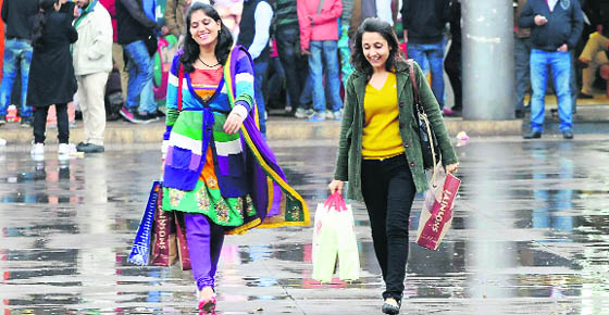 With the city receiving 6 mm rainfall on Saturday, the minimum temperature plummeted by two notches in the last 24 hours.