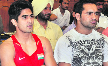 Vijender Singh (L) and Ram Singh at the NIS. 