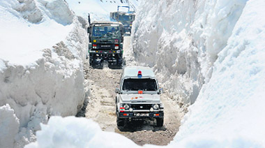 Vehicles negotiate the Srinagar-Leh highway at Zojila.