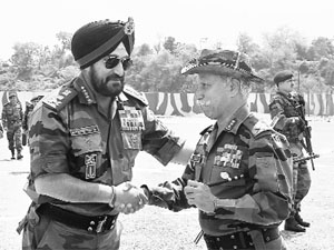 Northern Army Commander Lt Gen KT Parnaik welcomes Chief of the Army Staff Bikram Singh at Nagrota on Tuesday.