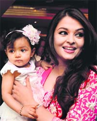Fashionable duo: Aishwarya Rai Bachchan with Aaradhya
