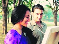 Sonakshi Sinha & Ranveer Singh in Lootera