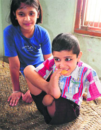 Raman lost his arms and a leg due to electrocution.