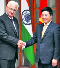Minister for External Affairs Salman Khurshid with Vietnam Foreign Minister Pham Binh Minh in New Delhi on Thursday.